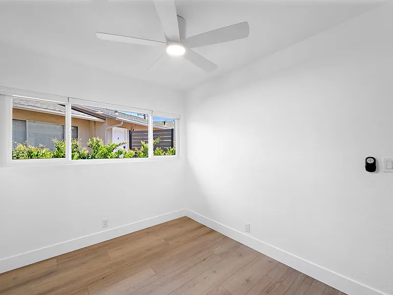 402 Corto Ln — Photo 4