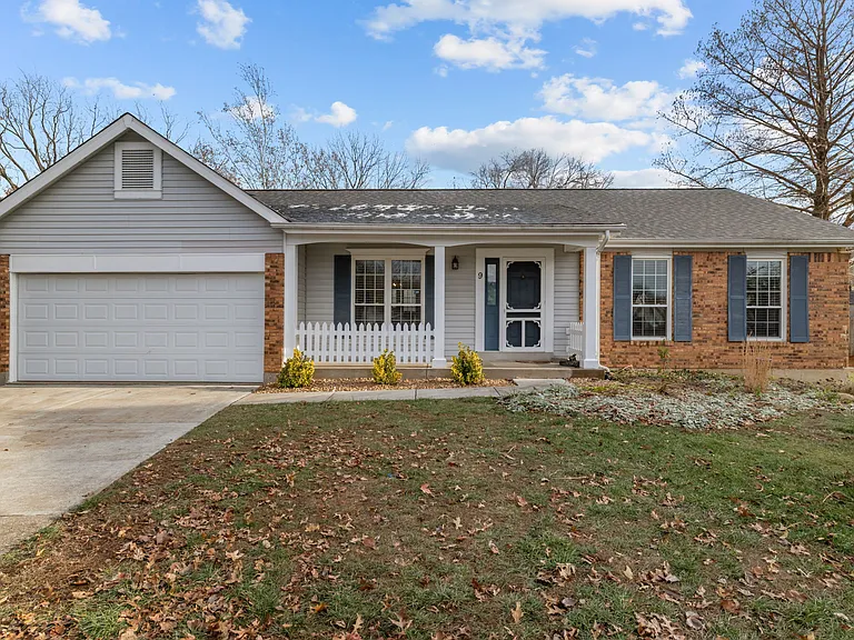 9 Tamerton Ct — Photo 1