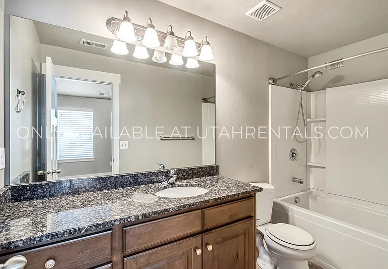 1115 Independence Ave — Photo 16