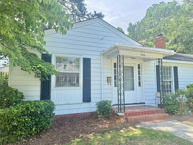 600 W Cedar St — Photo 1