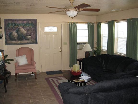 2nd image of 106 N Lea Ave