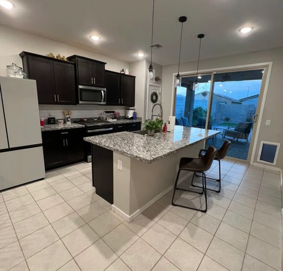 3 bed, 1424 sqft, $2,200 — Photo 4
