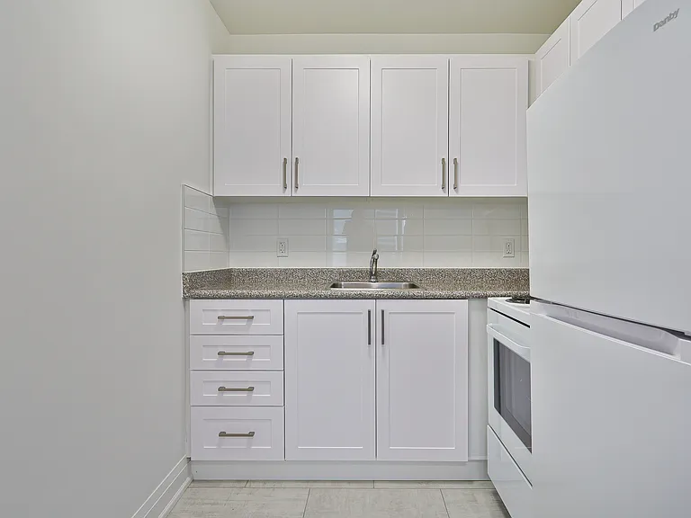 50 Cambridge Ave — Photo 8