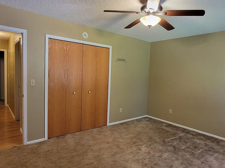 1003 Apple Ln — Photo 14