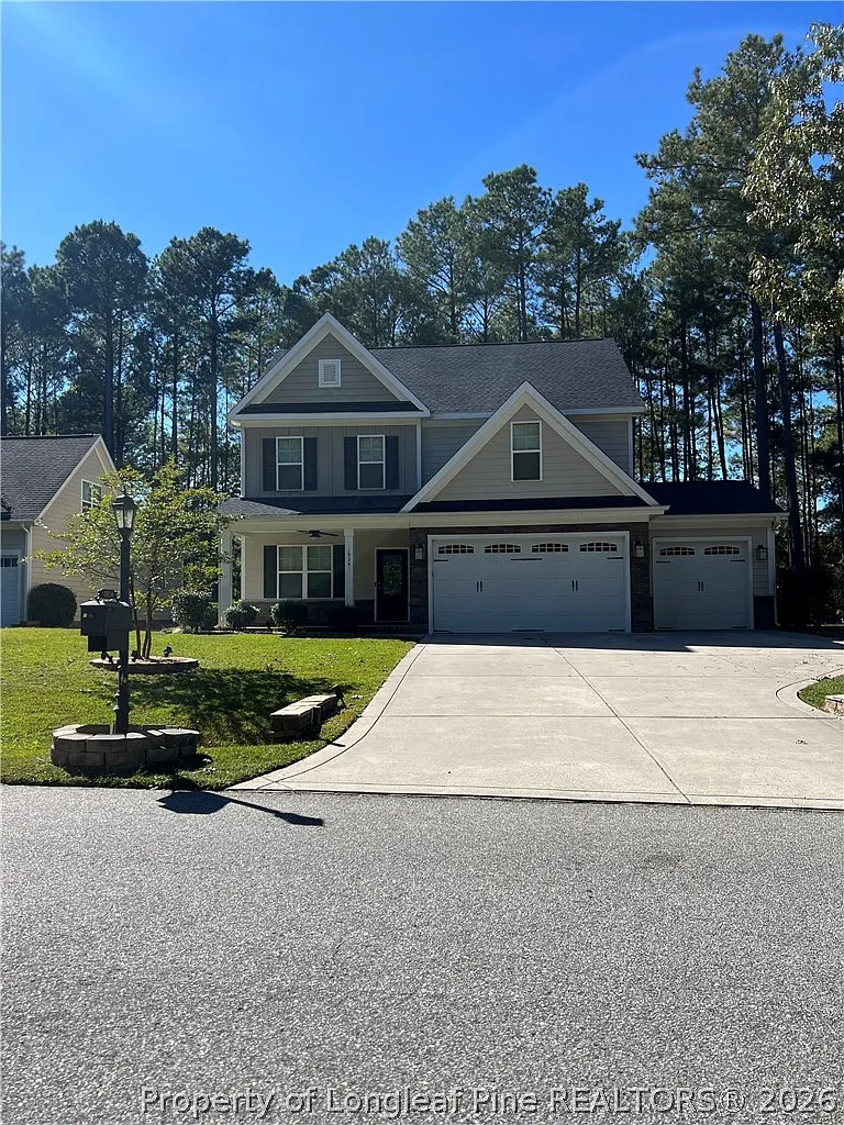 5 bed, 3.5 bath, 2880 sqft, $2,275 — Photo 1