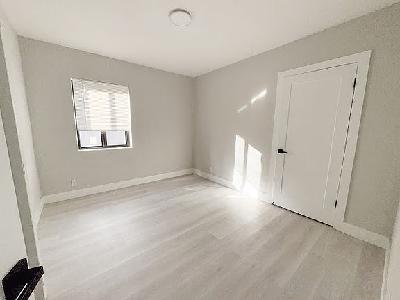 4th image of 16200 NE 9th Ct #16200