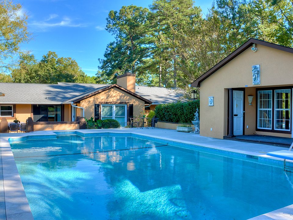 1st image of 355 Canterbury Dr