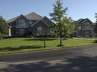 2218 Oak Crest Dr, Liberty, MO 64068