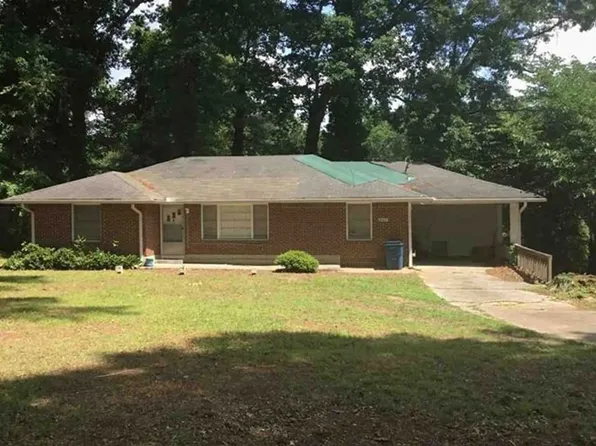 1096 Bright St, Jonesboro, GA 30236