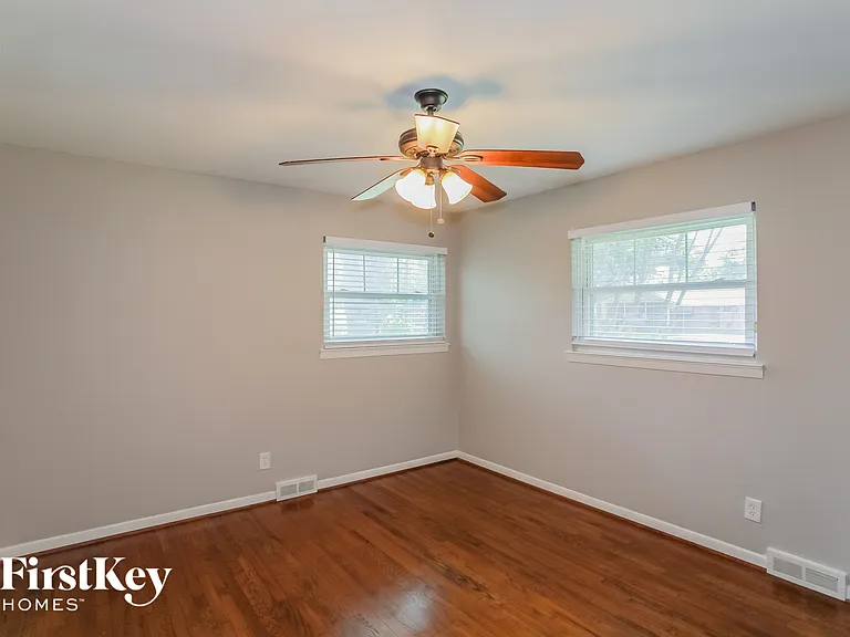 3439 Timberview Rd — Photo 12