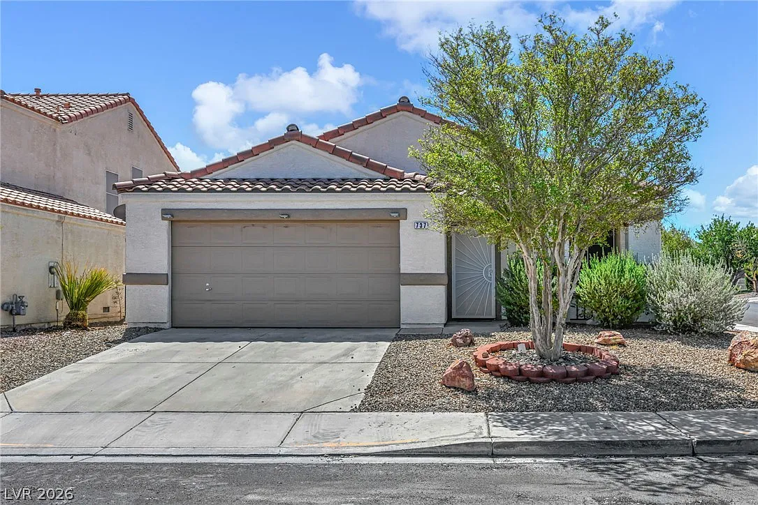 3 bed, 2.0 bath, 1534 sqft, $2,275 — Photo 1