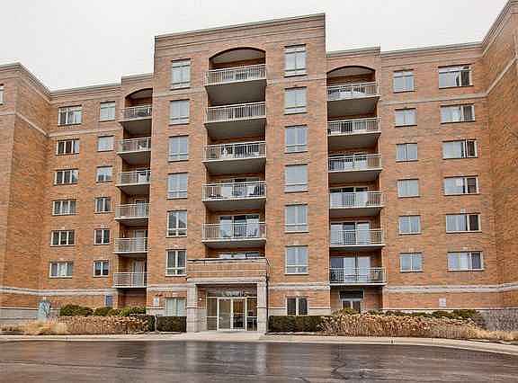 3rd image of 6801 N Milwaukee Ave APT 109