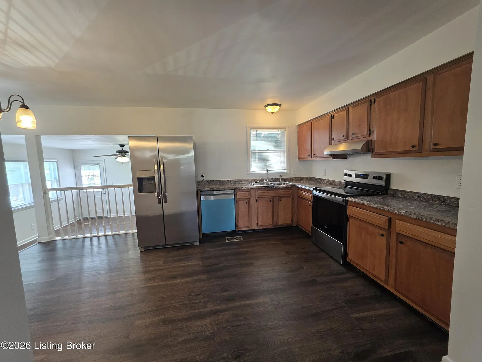 4 bed, 2.0 bath, 1464 sqft, $1,995 — Photo 3
