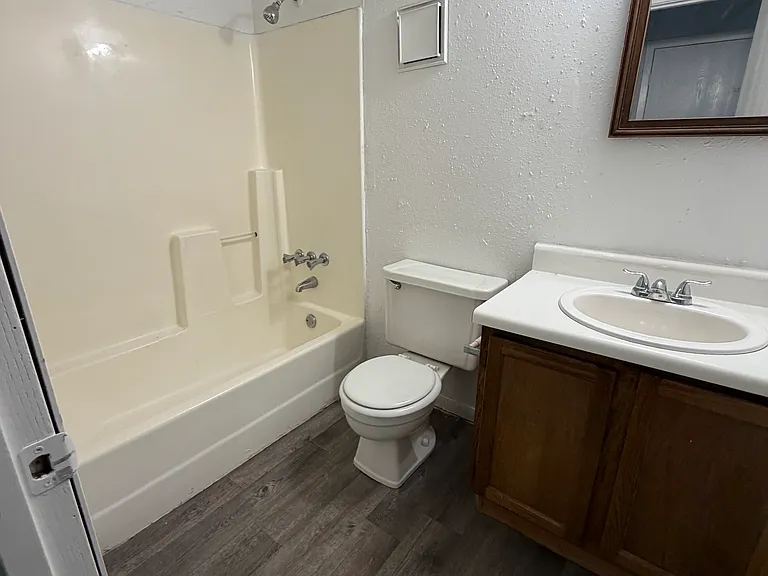 320 S Center St #108 — Photo 6