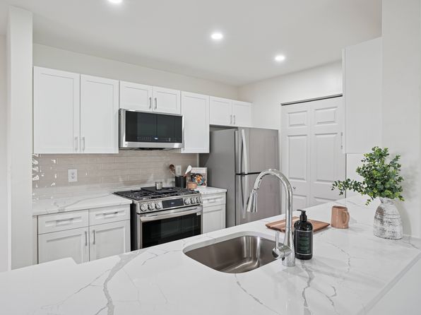 1 Avalon Dr #1111