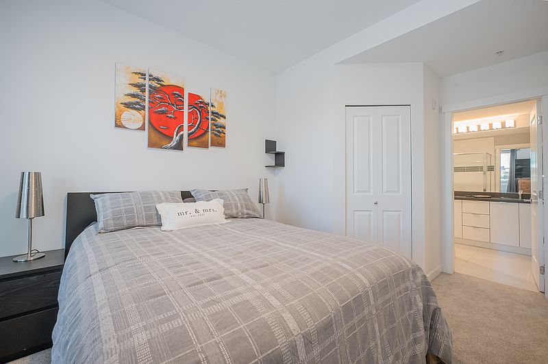 Surrey Apartment for rent - 2 Bedrooms — photo 6
