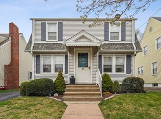 52 Martin St, West Haven, CT 06516