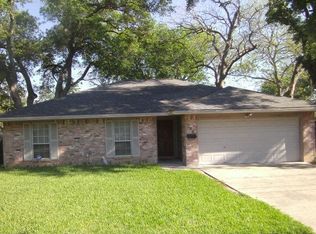 138 Smith St, Clute, TX 77531