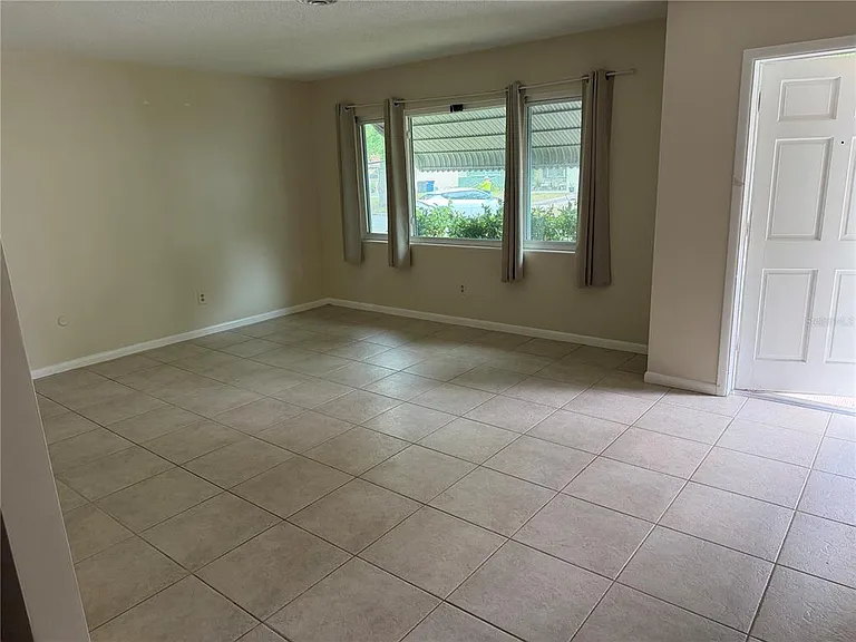 2236 Morningside Dr — Photo 8