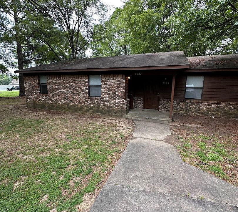 1st image of 1507 University Dr