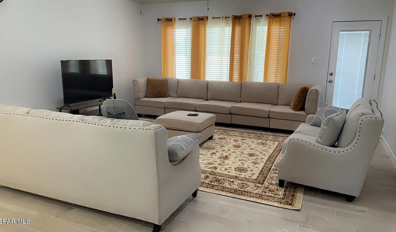 4 bed, 6.0 bath, 2193 sqft, $2,350 — Photo 2