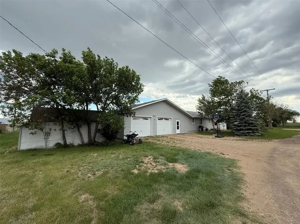 608 1st St, Hingham, MT 59528