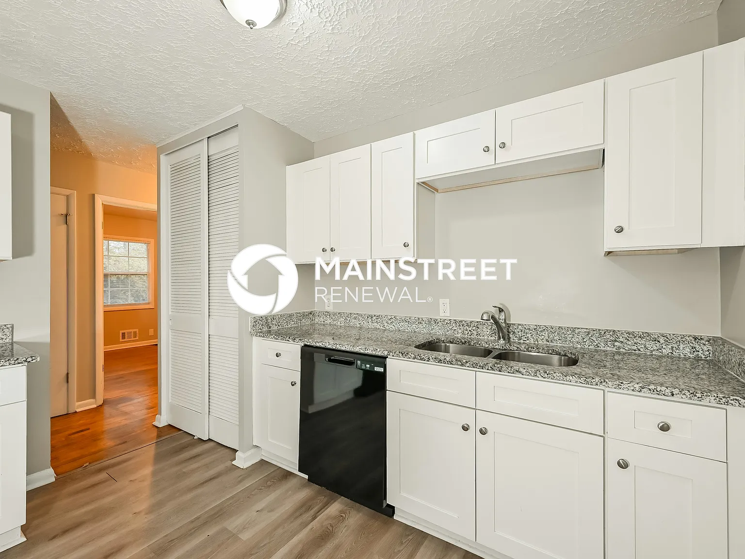 1039 Verdi Way — Photo 4