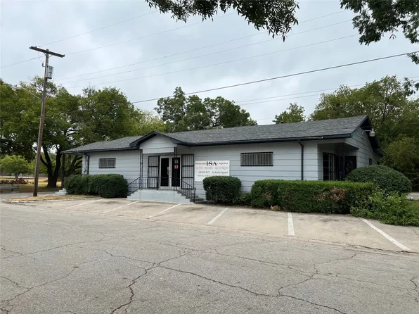 720 N Belcher St, Gainesville, TX 76240