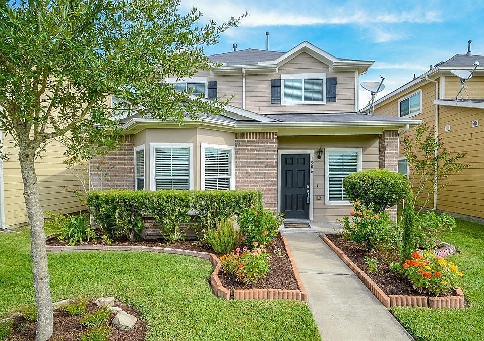 1st image of 1506 Claremont Garden Cir