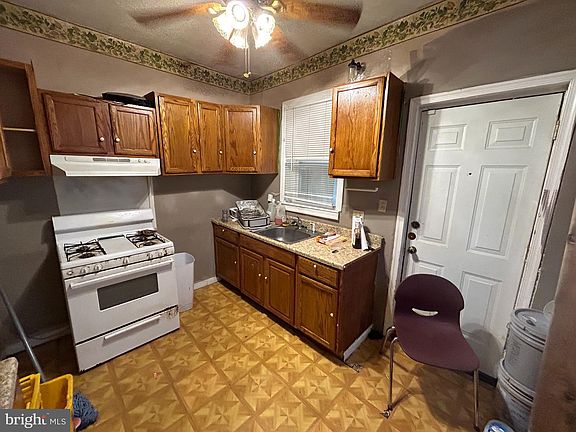 4th image of 34 N 18th St