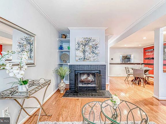 4th image of 410 S Columbus St