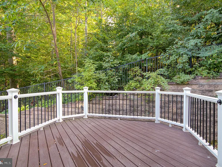 3401 Eagle Ridge Dr — Photo 41