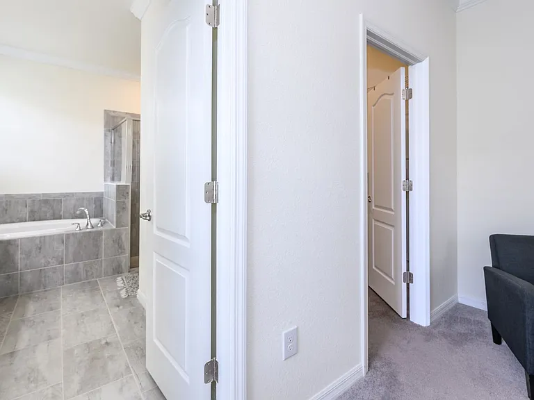 15145 Spanish Point Dr — Photo 32