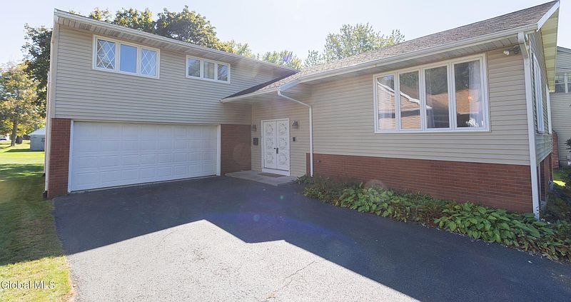 2nd image of 8 Sawyer Place