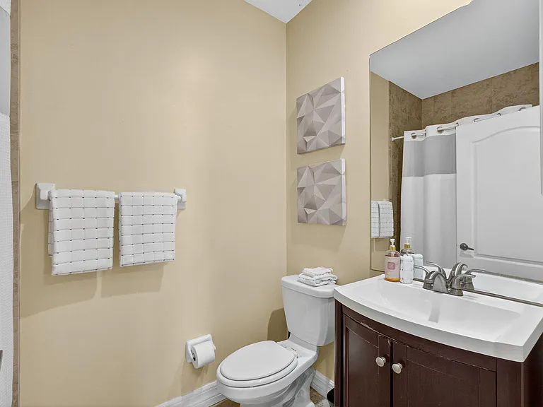 8400 Heritage Club Dr — Photo 25