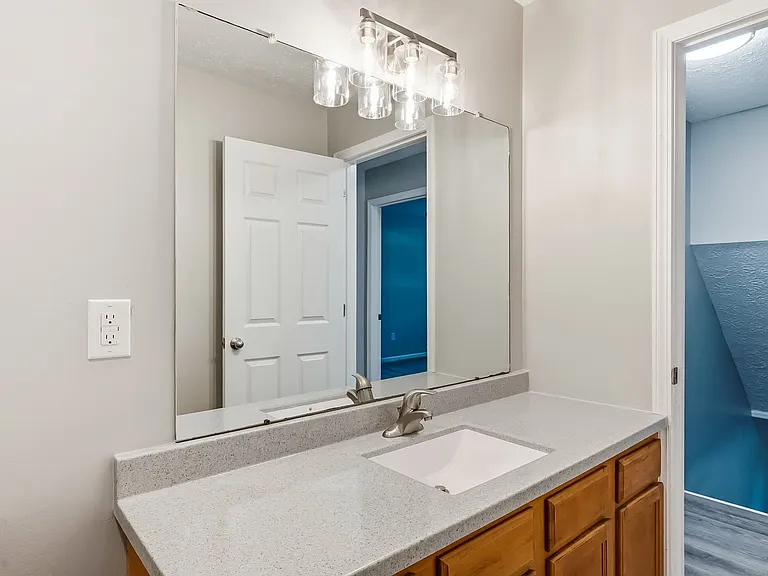 1407 Missouri Ave — Photo 9