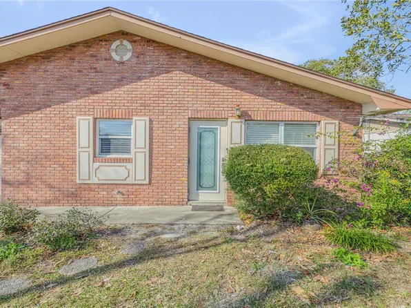 564 Cambridge Cir, South Daytona, FL 32119