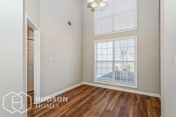 4th image of 1082 Maria Dr