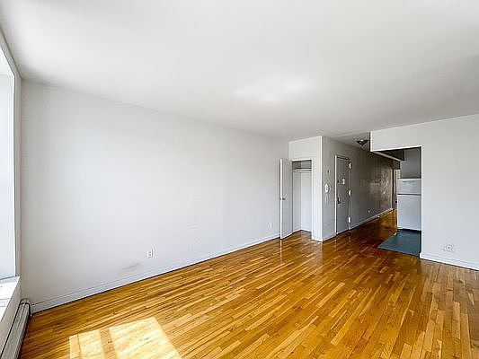 5th image of 4208 5th Ave APT 2R