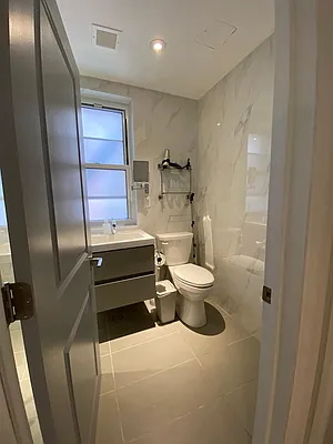 Rented by Townhouse Apartments | media 17