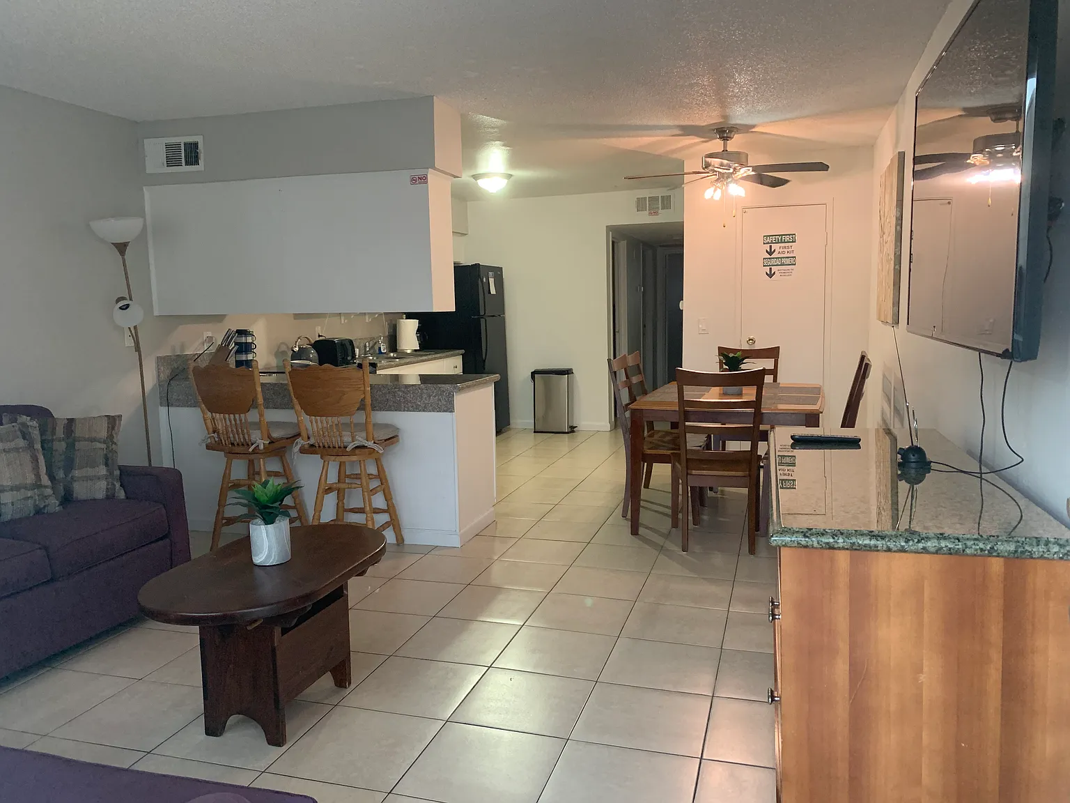 2 bed, 835 sqft, $1,225 — Photo 2