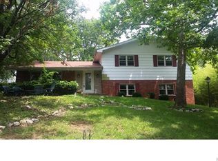 5 Treecrest Ct, Fenton, MO 63026