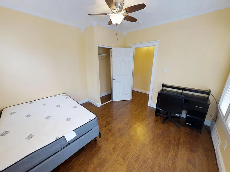 1126 E Colvin St — Photo 9