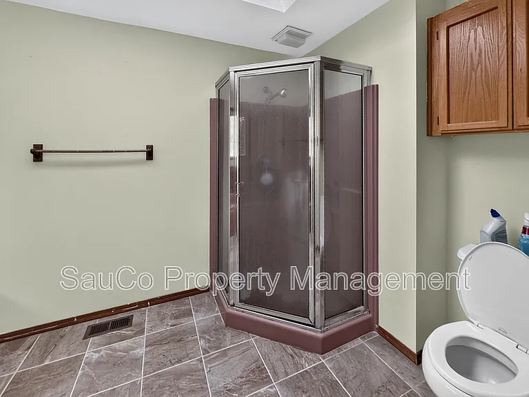 1587 NE 57th Ave — Photo 22