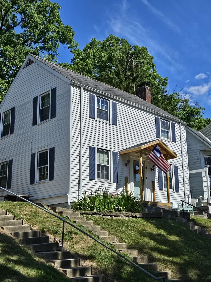 148 Belleview Ave photo 1