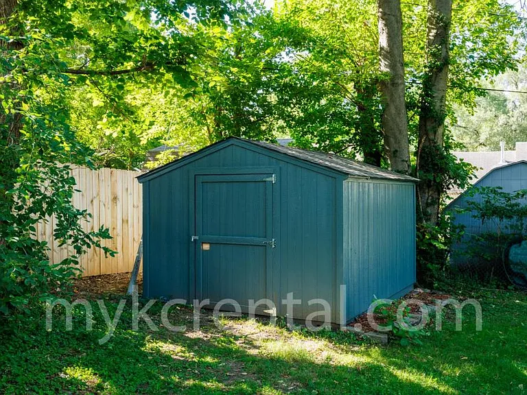 7915 W 59th Ter — Photo 20