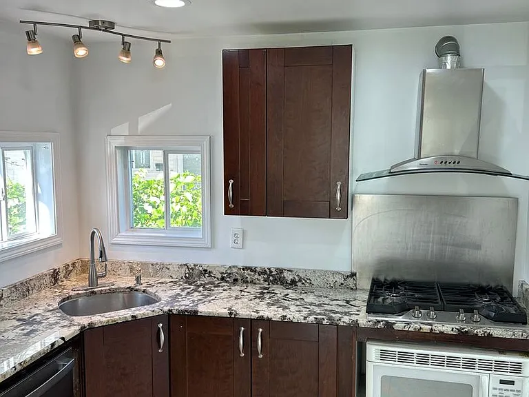 8 Whipple St — Photo 5