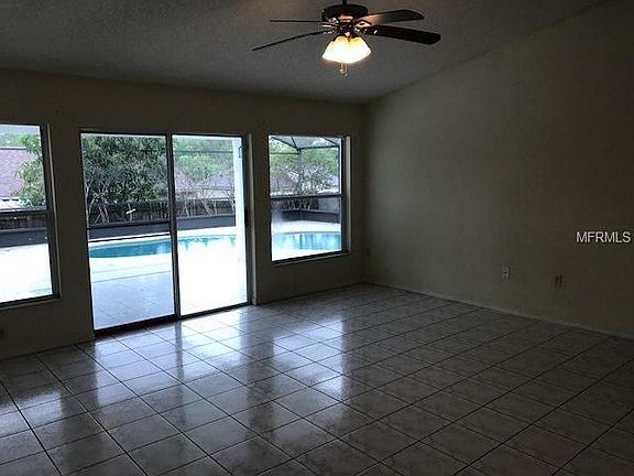 3rd image of 226 Strawflower Ct