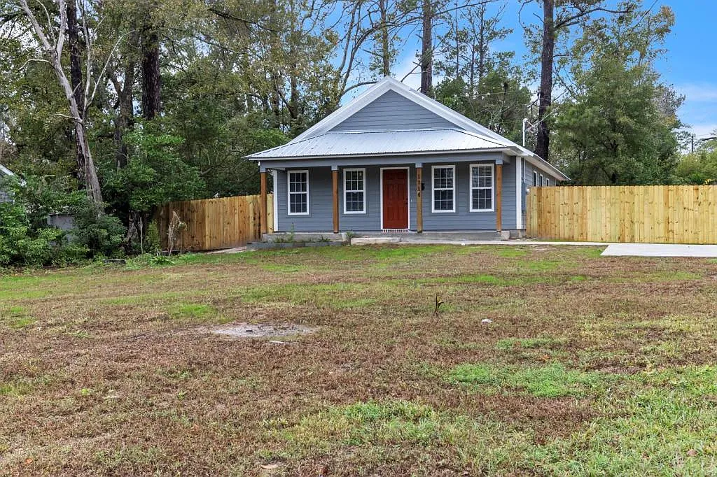 1716 N Troup St — Photo 1
