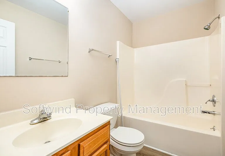 1217 Summer St — Photo 9